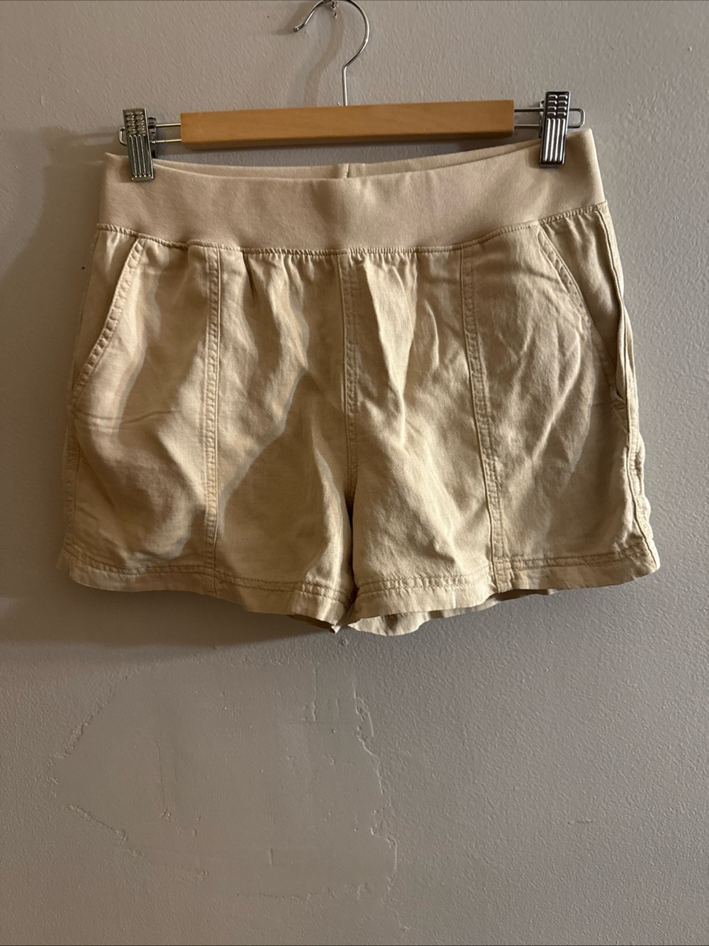 Faherty Organic Cotton Shorts Womens M Beige Elastic Waist Lightweight NWT J26